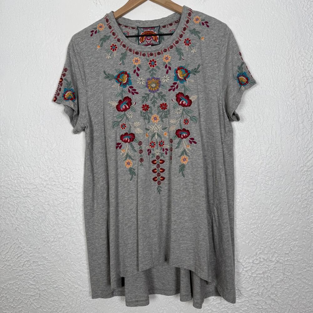 Johnny Was Nya Floral Embroidered Short Sleeve Scoop Neck Tunic Grey Size Large